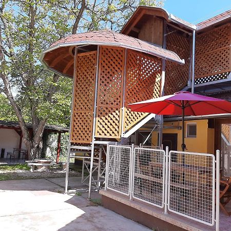 Gyopar Gyoengye Apartmanhaz Orosháza Εξωτερικό φωτογραφία