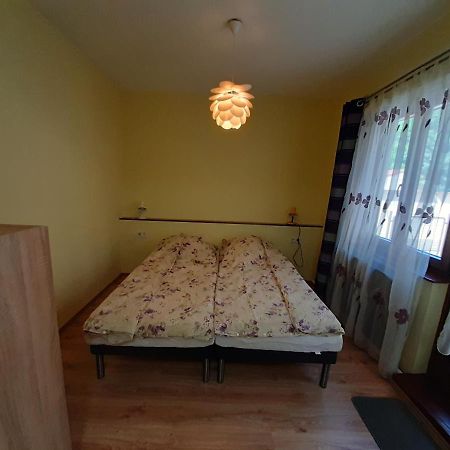 Gyopar Gyoengye Apartmanhaz Orosháza Εξωτερικό φωτογραφία