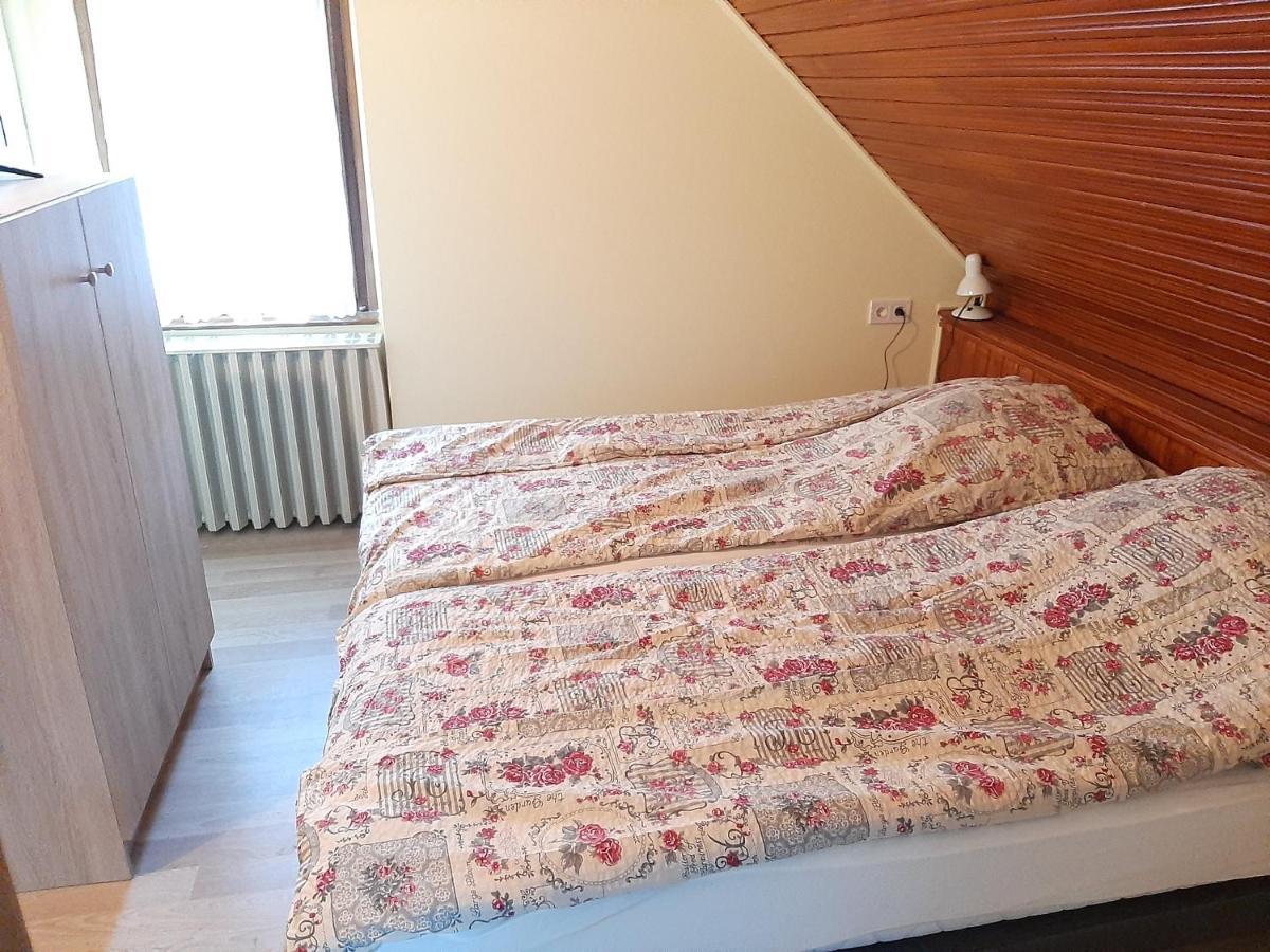 Gyopar Gyoengye Apartmanhaz Orosháza Εξωτερικό φωτογραφία