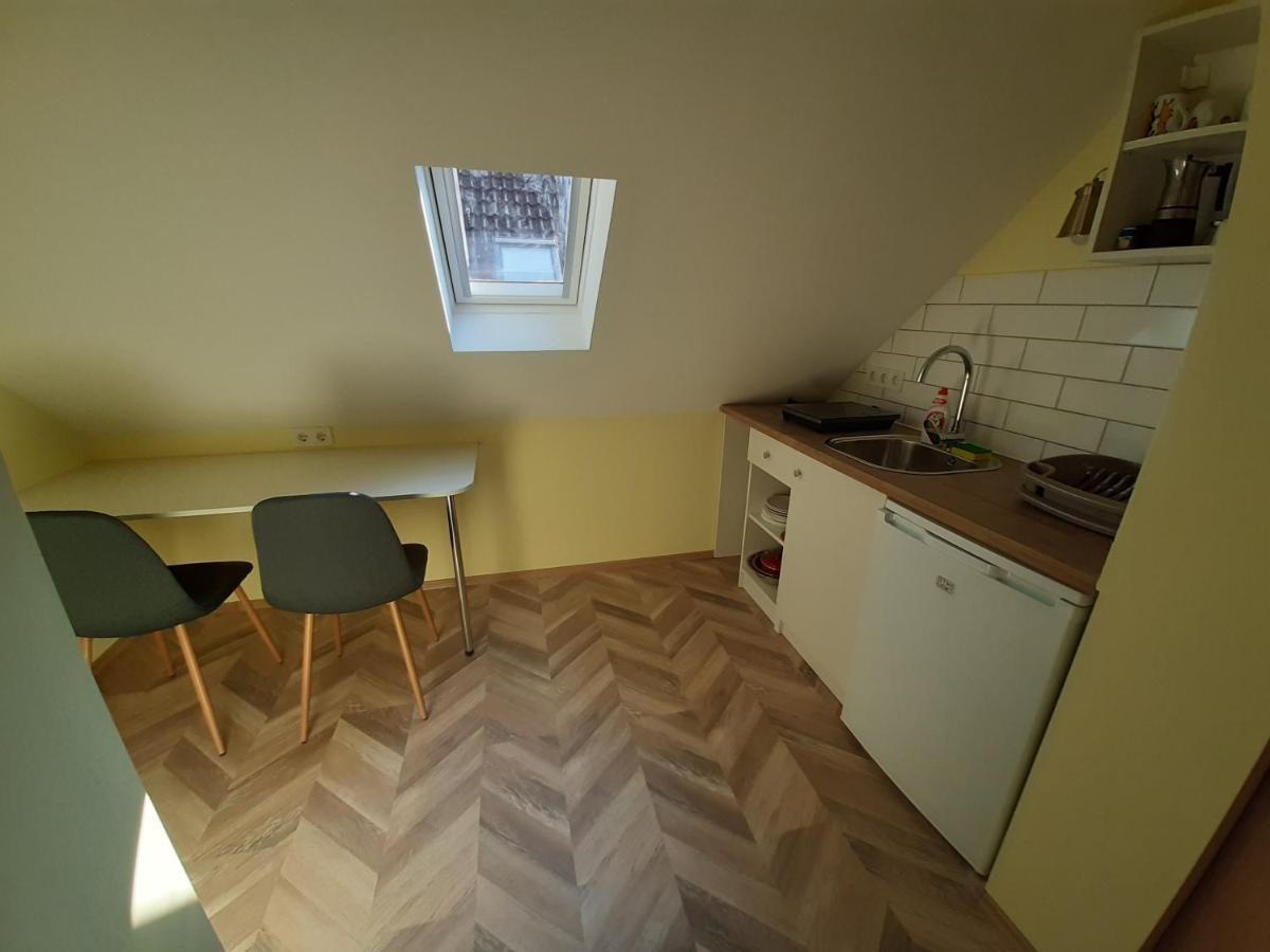 Gyopar Gyoengye Apartmanhaz Orosháza Εξωτερικό φωτογραφία