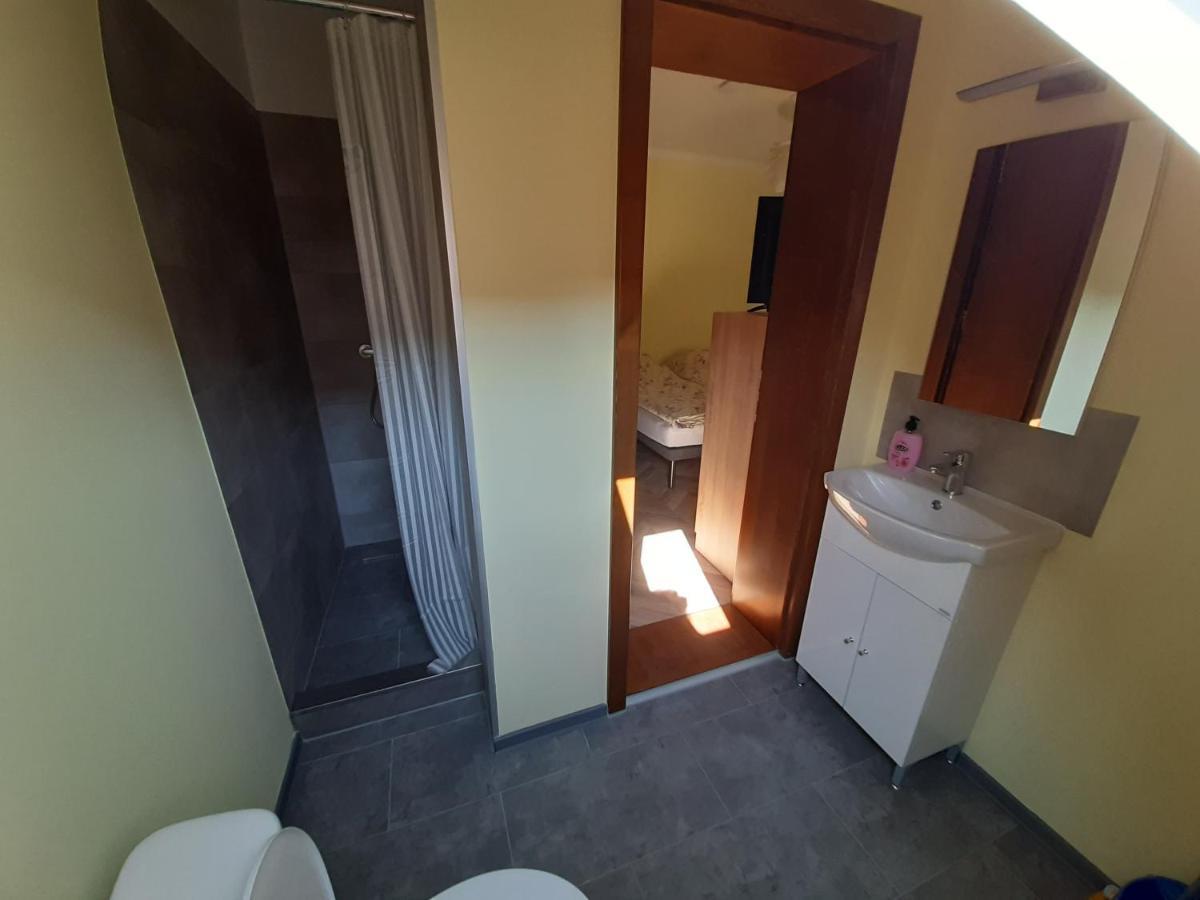 Gyopar Gyoengye Apartmanhaz Orosháza Εξωτερικό φωτογραφία