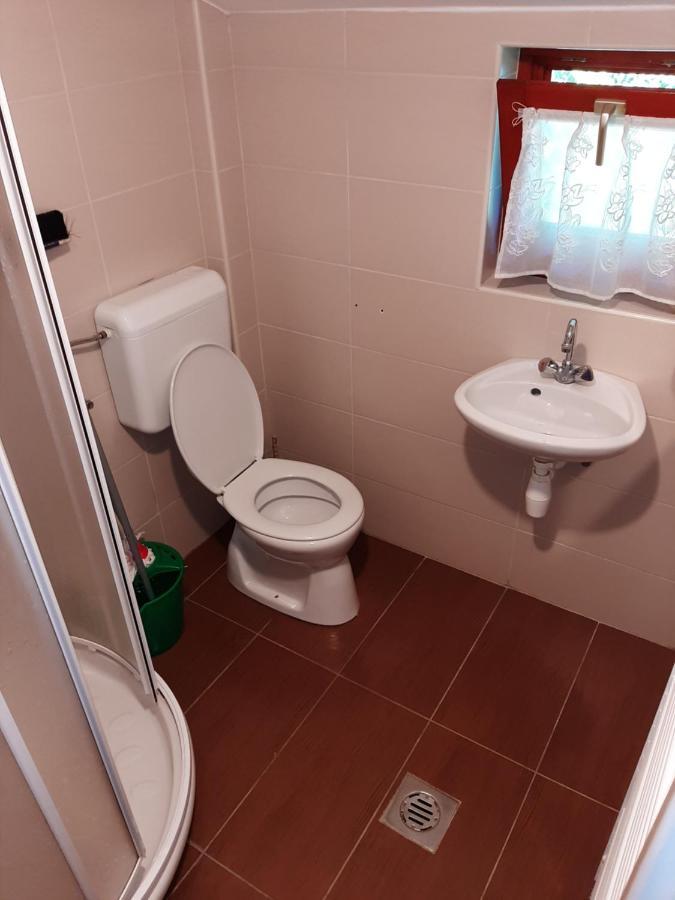 Gyopar Gyoengye Apartmanhaz Orosháza Εξωτερικό φωτογραφία