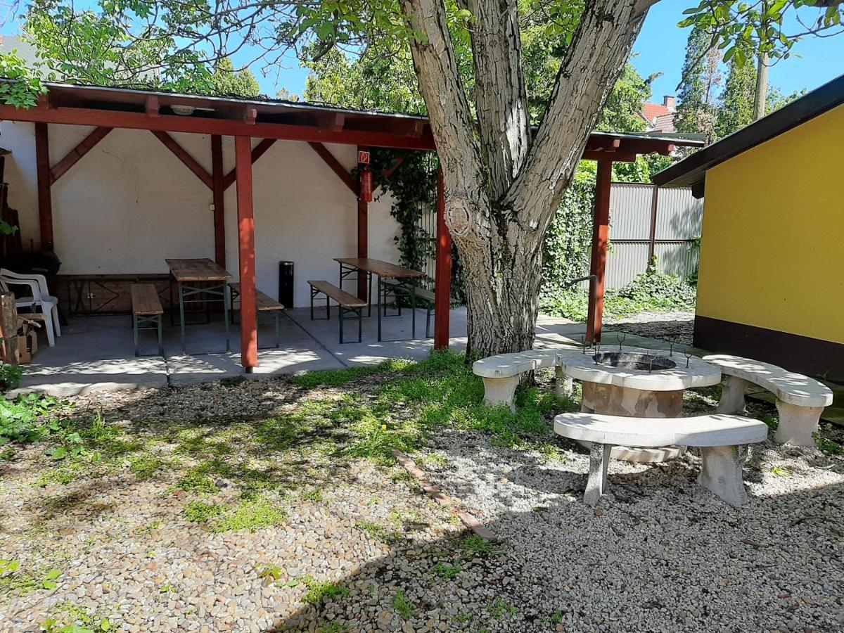 Gyopar Gyoengye Apartmanhaz Orosháza Εξωτερικό φωτογραφία