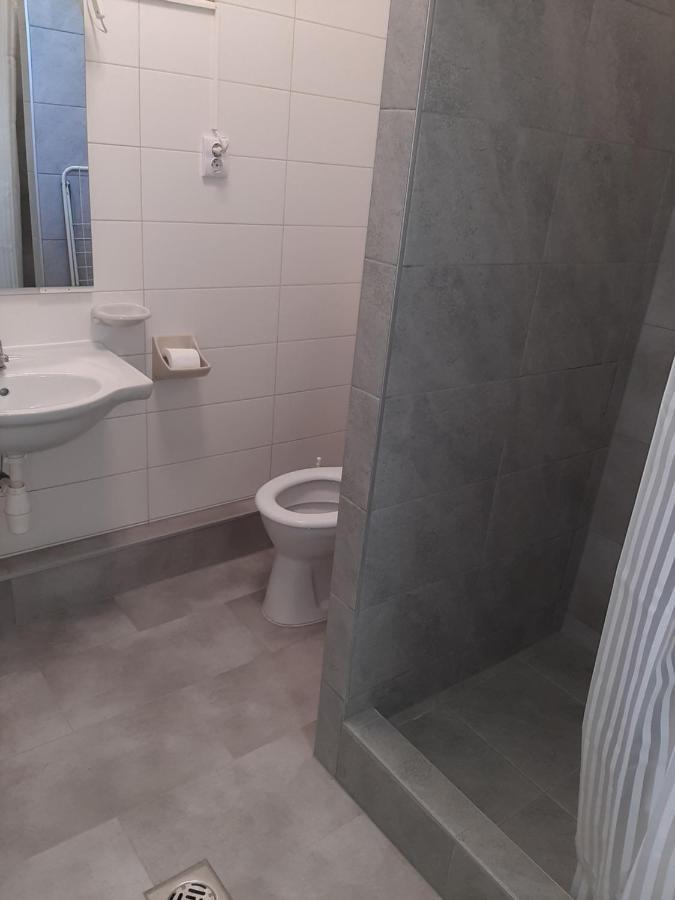 Gyopar Gyoengye Apartmanhaz Orosháza Εξωτερικό φωτογραφία