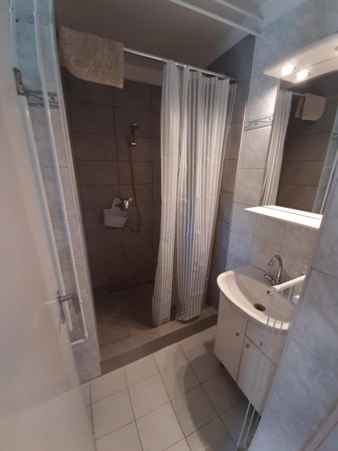 Gyopar Gyoengye Apartmanhaz Orosháza Εξωτερικό φωτογραφία